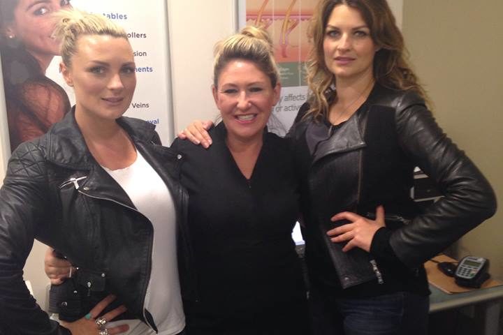 Siobhan with Pixiwoo girls