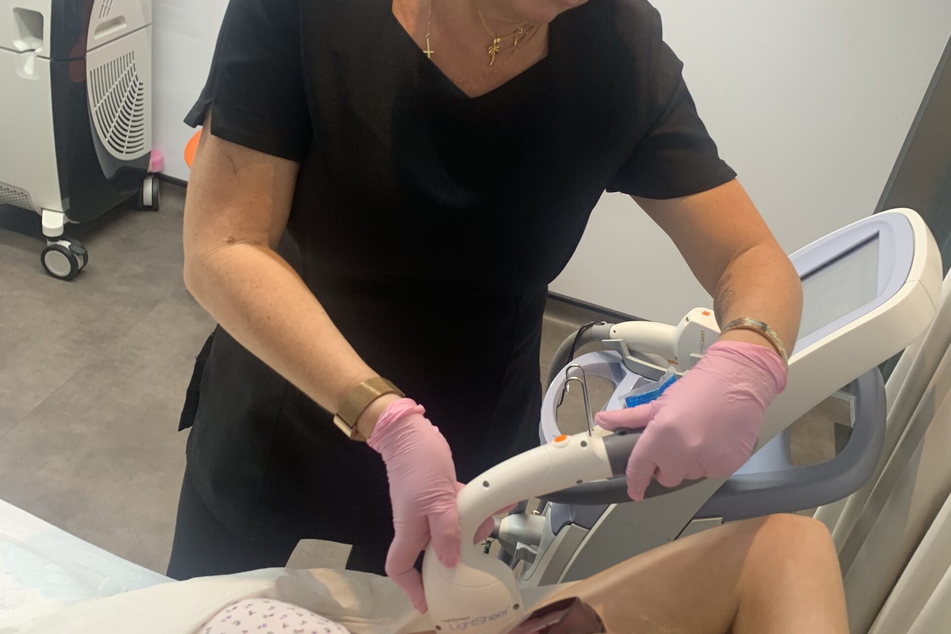 Laser hair removal (Legs and Bikini area)